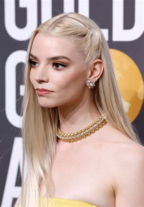 anya taylor joy golden globes.